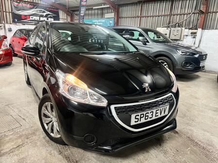 PEUGEOT 208 1.2 VTi Access+